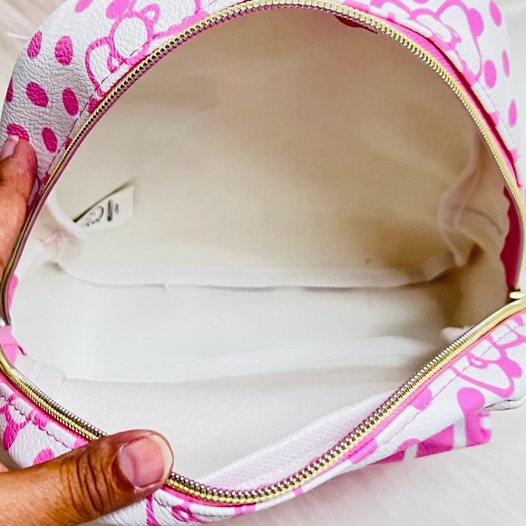 Hello Kitty Backpack - Picture 2 of 4